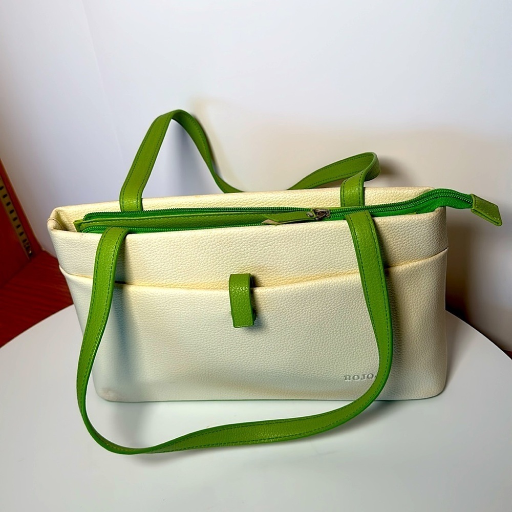 BOJQJ Y2K RETIRED Vegan apple green & cream shoulder bag used once Very Nice Bag